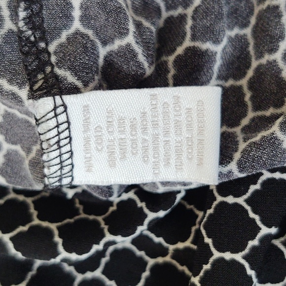 Charter Club Woman Cowl Sleeveless Blouse Black White Geometric Pattern Size 0X - Picture 8 of 9